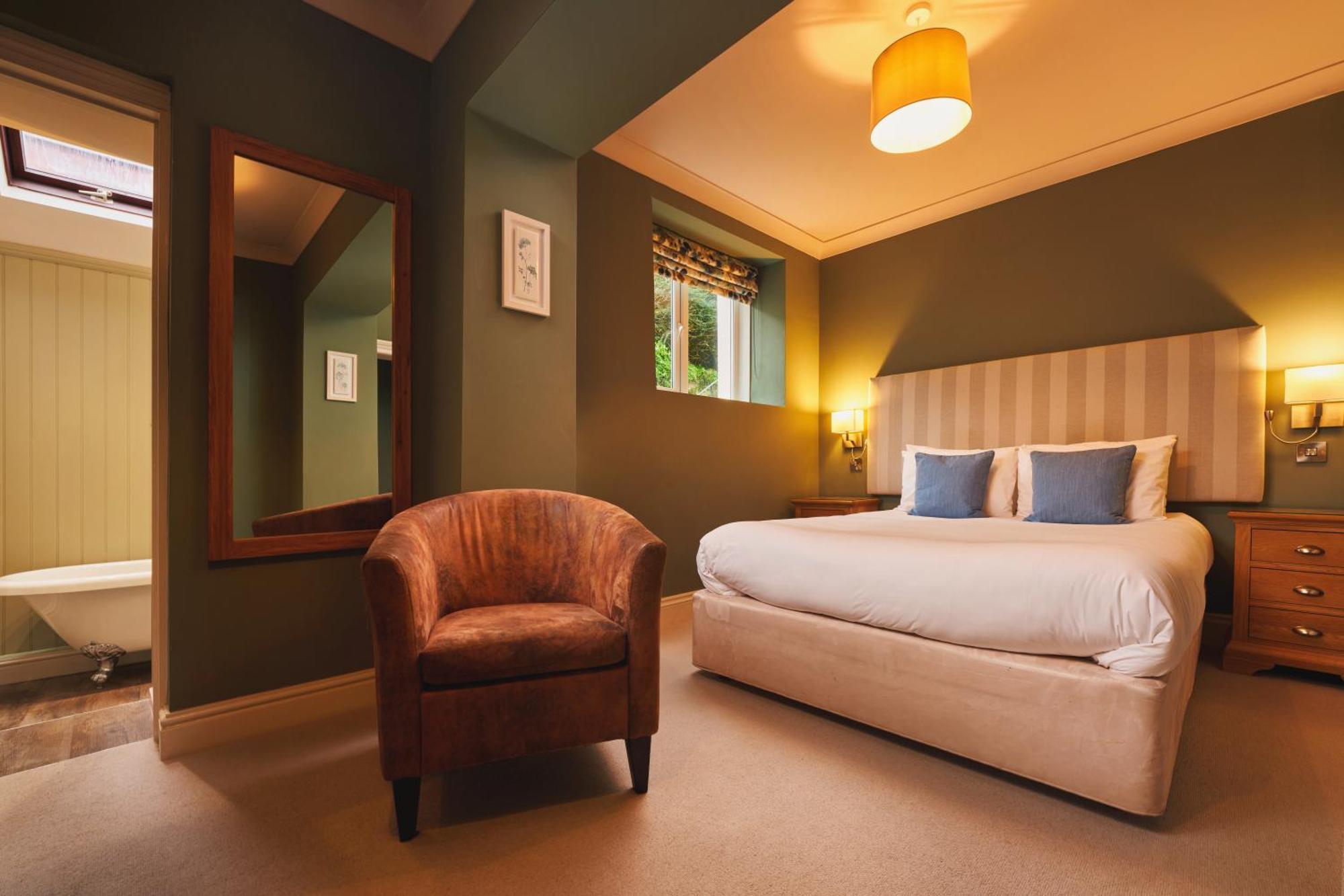 Rose And Crown Yealmpton Hotel Екстериор снимка