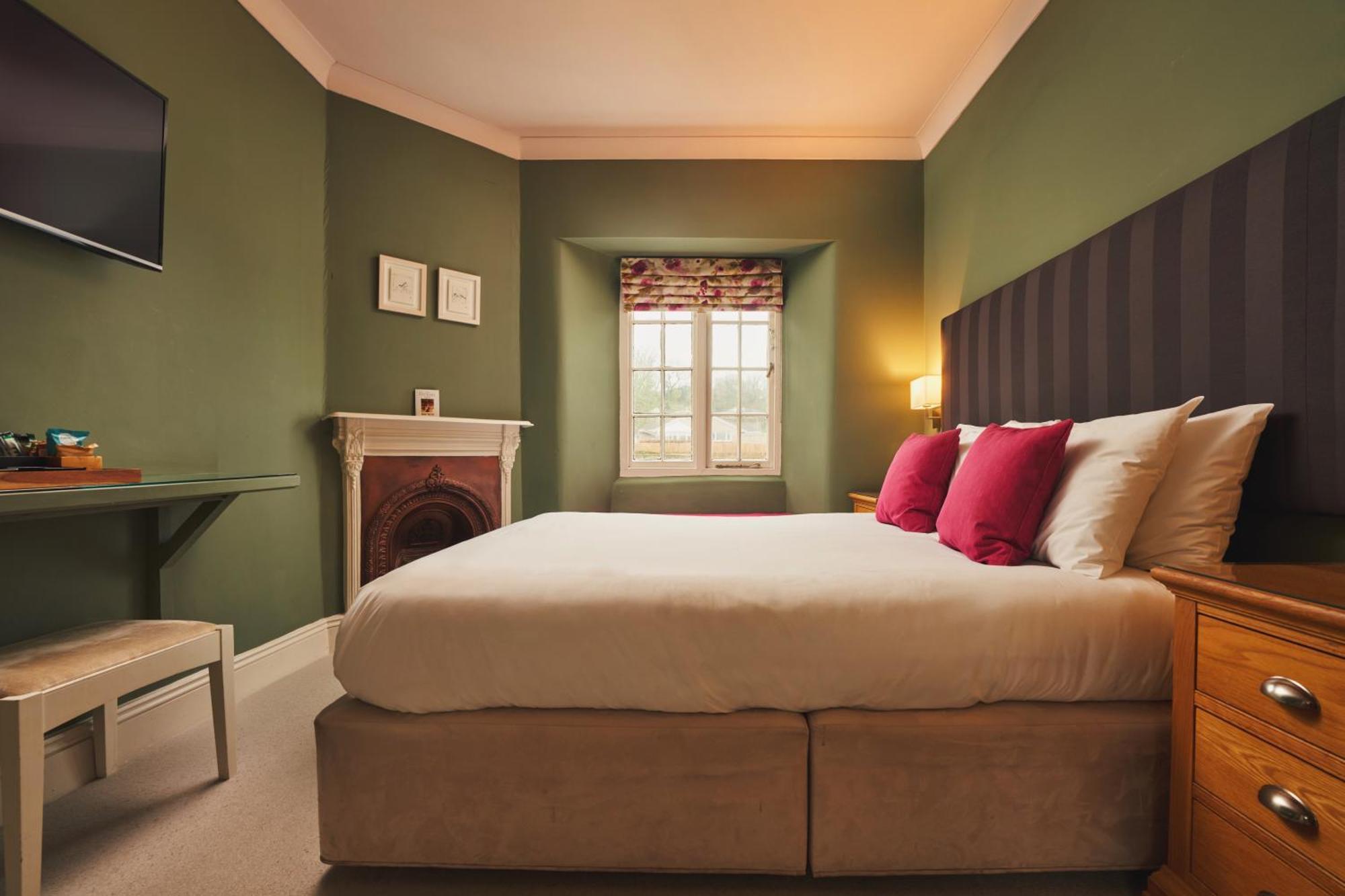 Rose And Crown Yealmpton Hotel Екстериор снимка