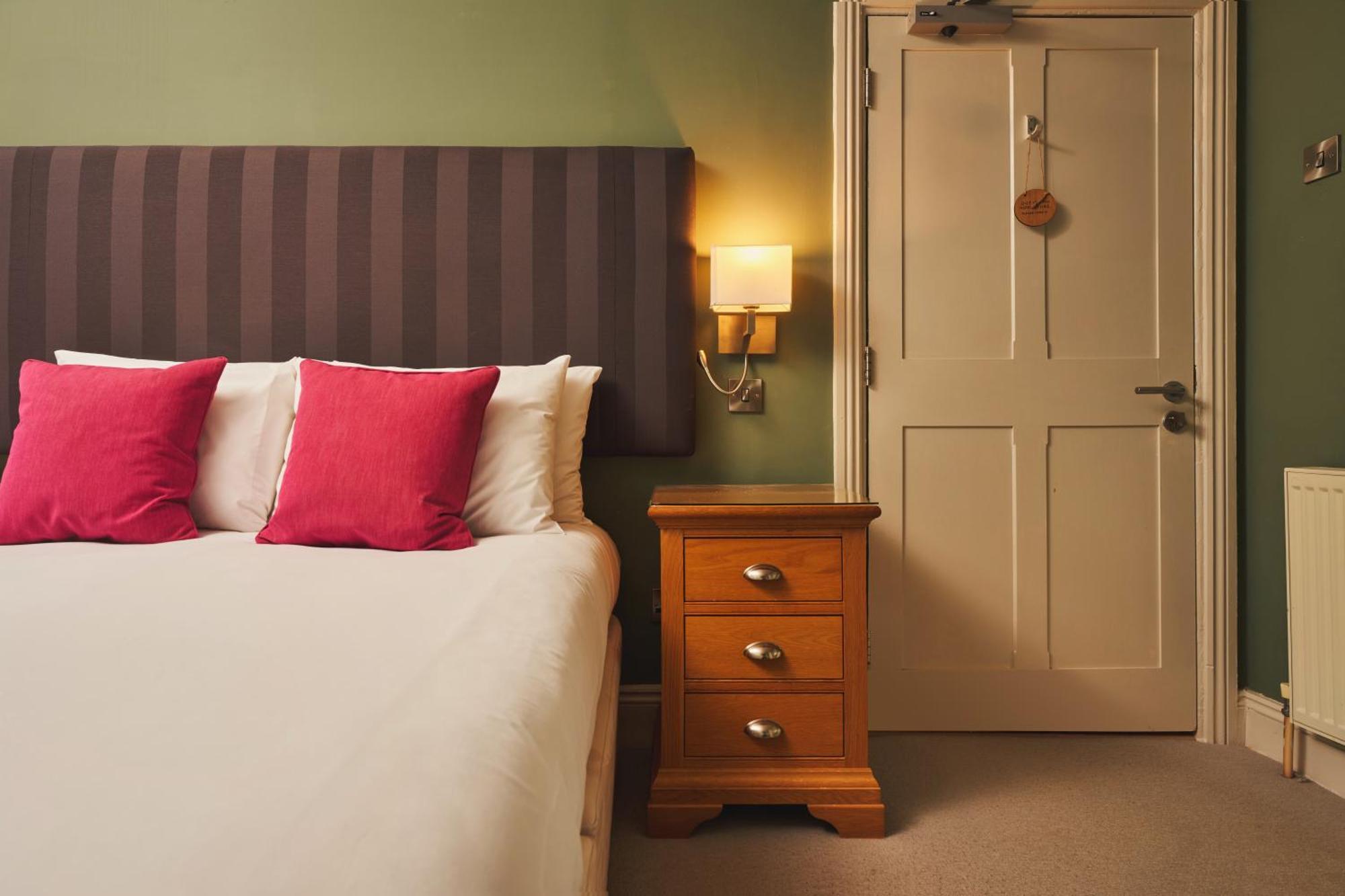 Rose And Crown Yealmpton Hotel Стая снимка