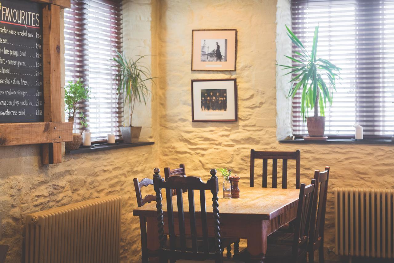 Rose And Crown Yealmpton Hotel Екстериор снимка